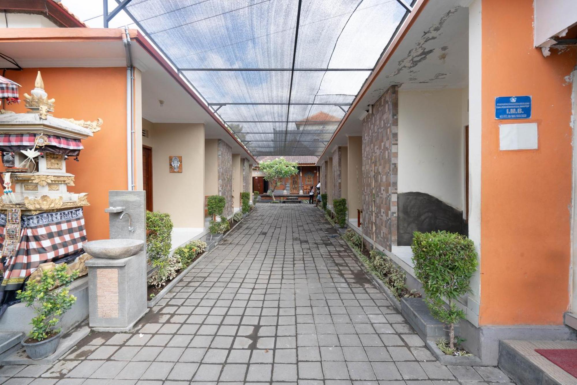 Hotel RedDoorz near Buleleng Harbour 2 Singaraja Zewnętrze zdjęcie