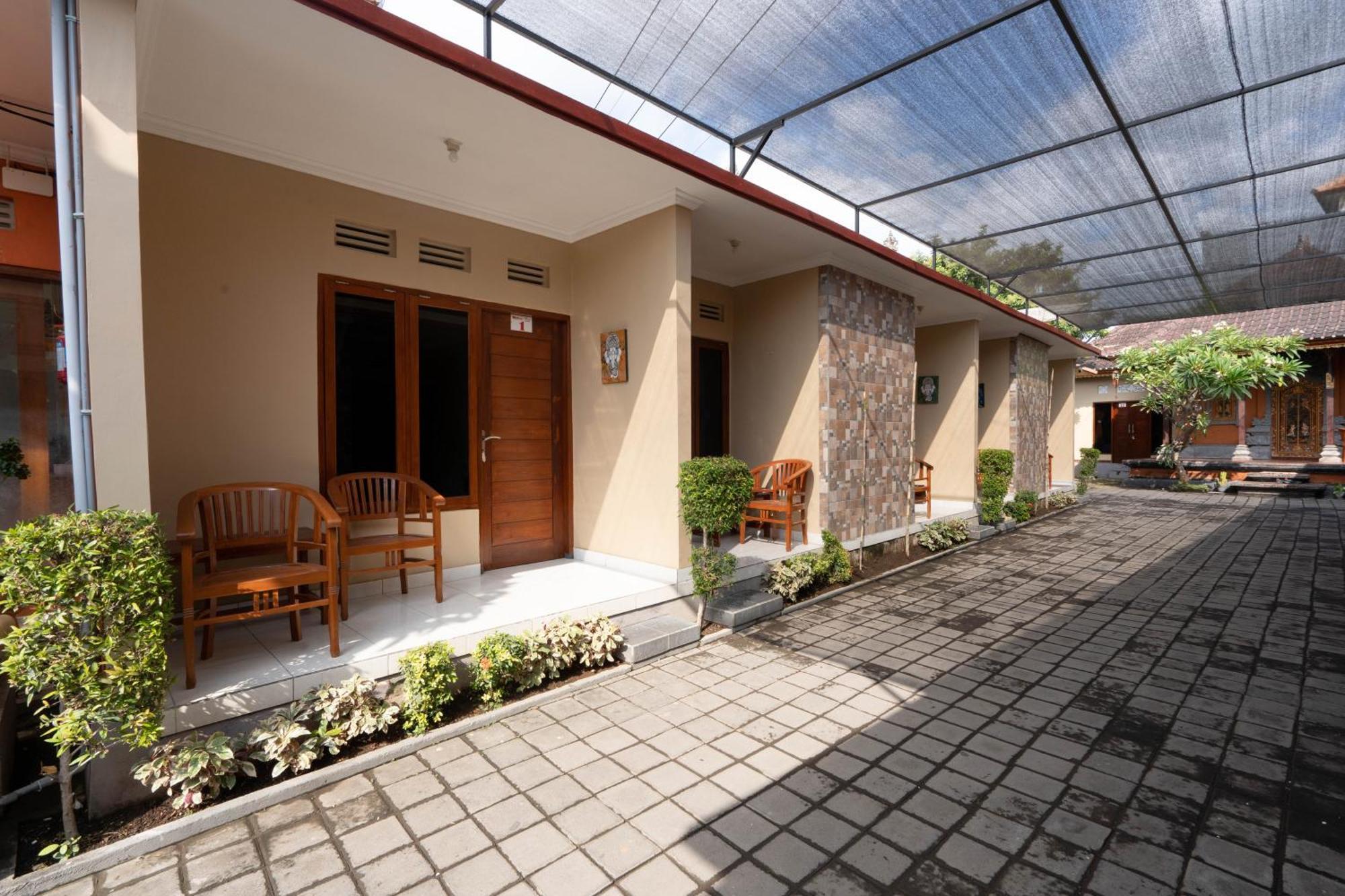 Hotel RedDoorz near Buleleng Harbour 2 Singaraja Zewnętrze zdjęcie